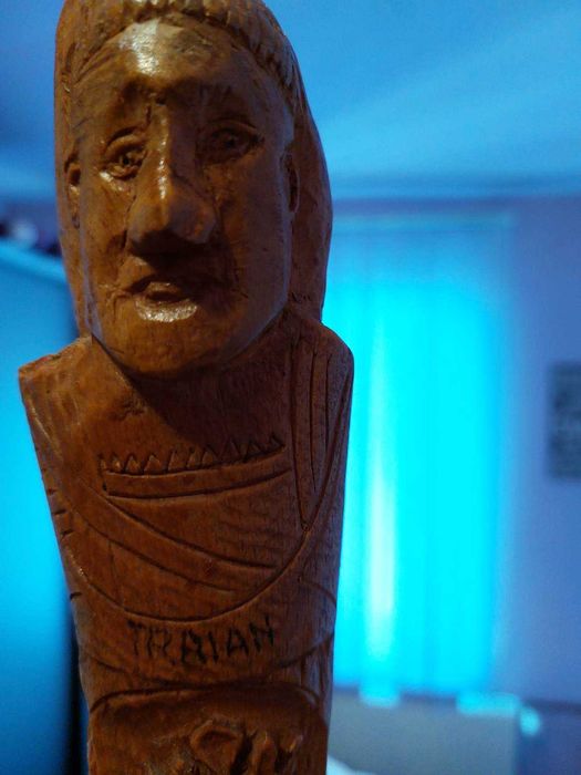 Baton sculptat   unicat  cu portrete din  istoria  romaniei