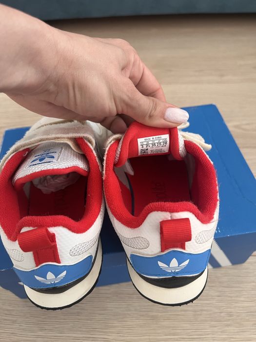 Маратонки adidas