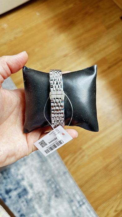 Продам часы новые, под Cartie
