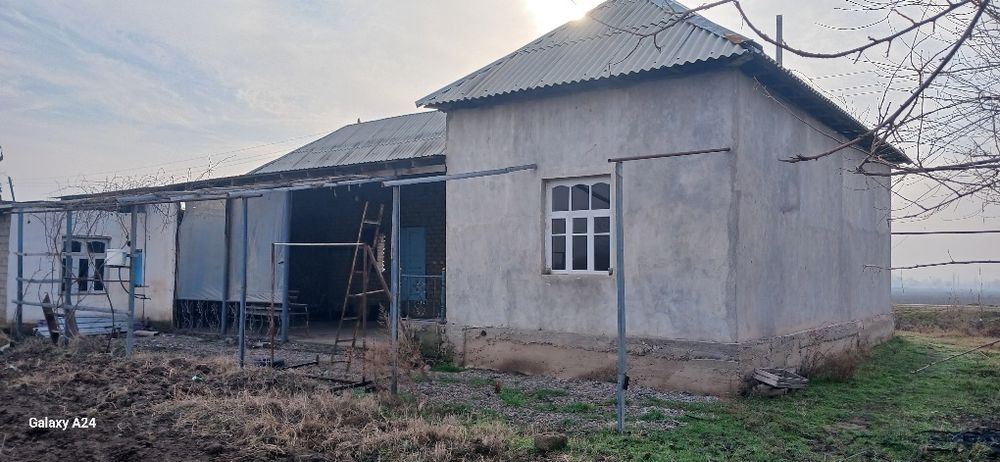 Uy uchastka 4xonalik 1ta oshxona