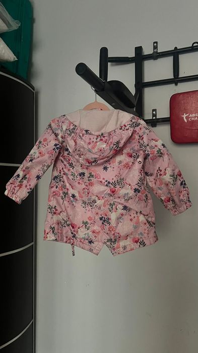 Продам детскую куртку