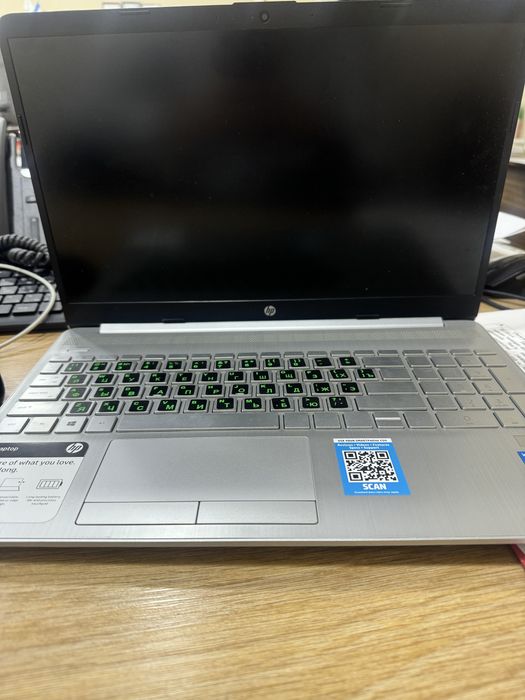 Продам ноут HP I3 есть отпечаток пальца в хорошем состояние