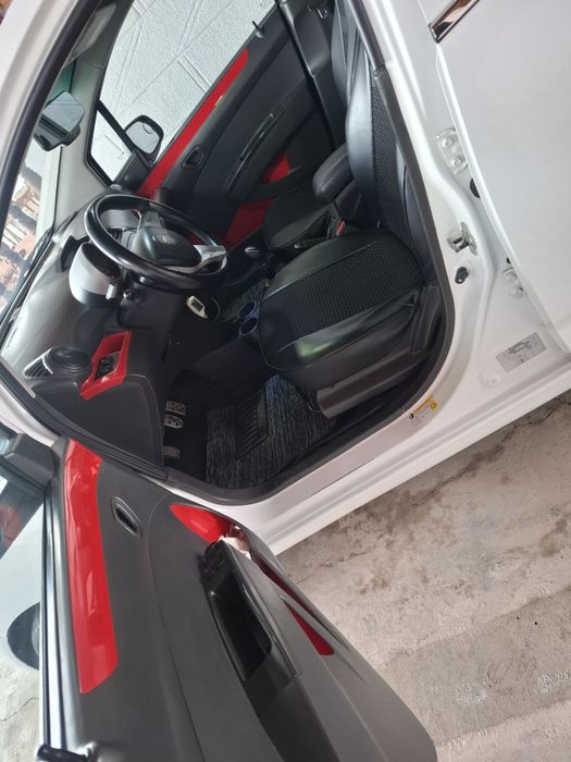 Spark 2011 yil 3 -pazitsa 1.2 mator.