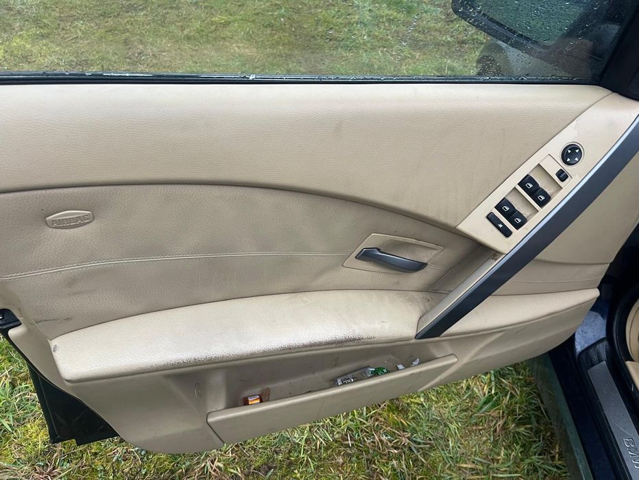 Dezmembrez bmw E61 530 diesel /far dreapta /Panoramic /jante 17/usi/