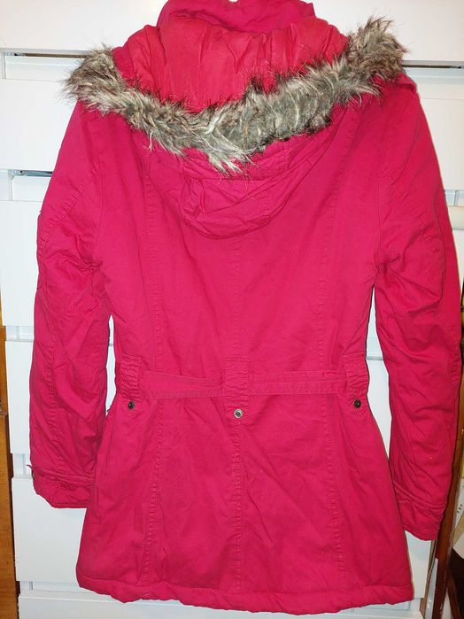 Geaca rosie grosuta,cu centura,gluga TRANSPORT GRATUIT