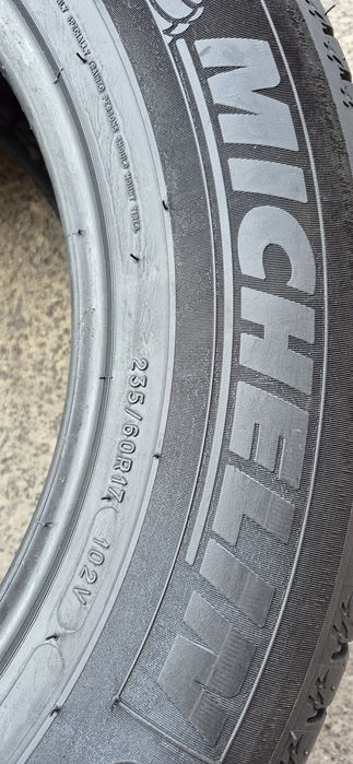 4 anvelope vara 235/60/17,doua Nexen,doua Michelin.Pretul este pe bucata.