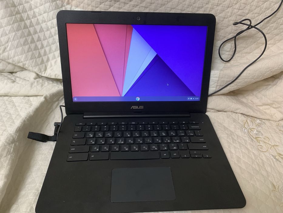 Продаю ноутбук ASUS C300S