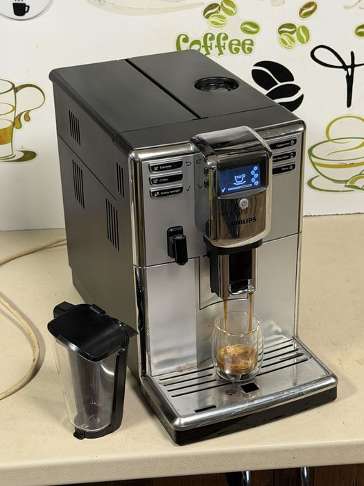Кафемашина кафе автомат Philips Latte go с гаранция