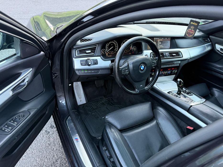 Bmw 750li 2011 M pak trapa 4 butoane led