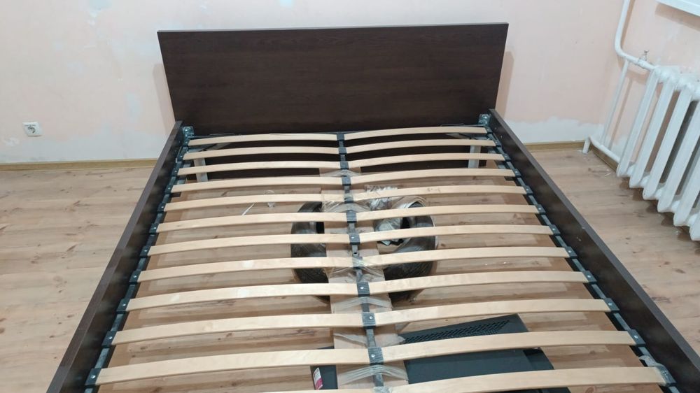 Продам кровать двухспальную