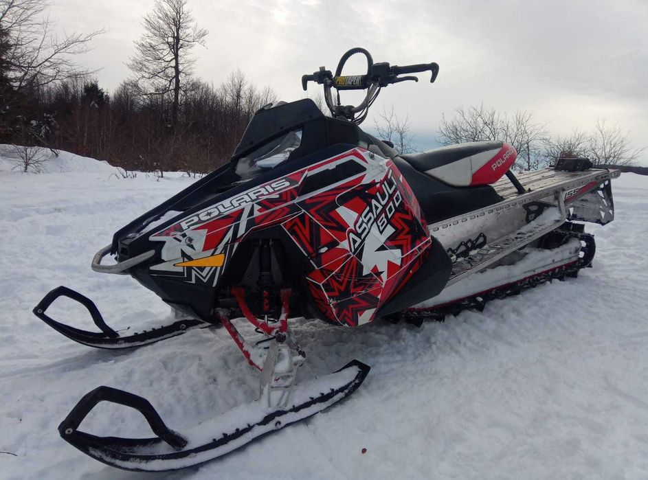 Snowmobil Polaris 800 Assault
