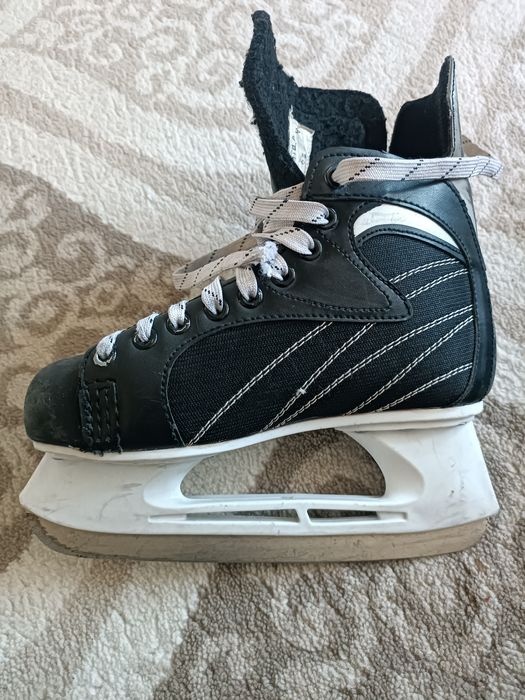 Коньки 37 размер продается