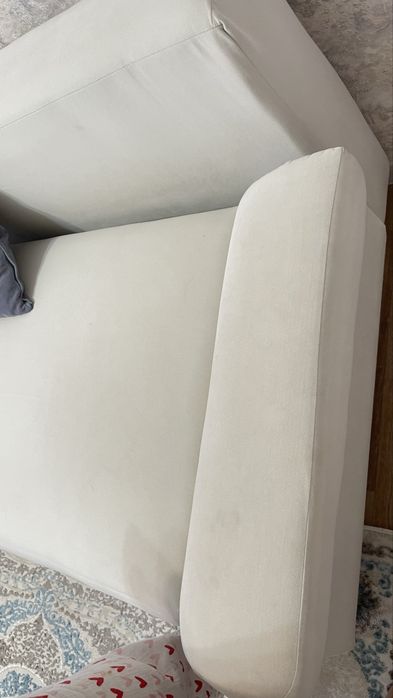 Продается диван с подушками