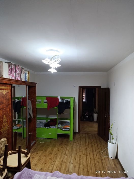 Сергели 8 худуд 3 хона 3 этаж срочно сотилади(Ипотека мумкин)