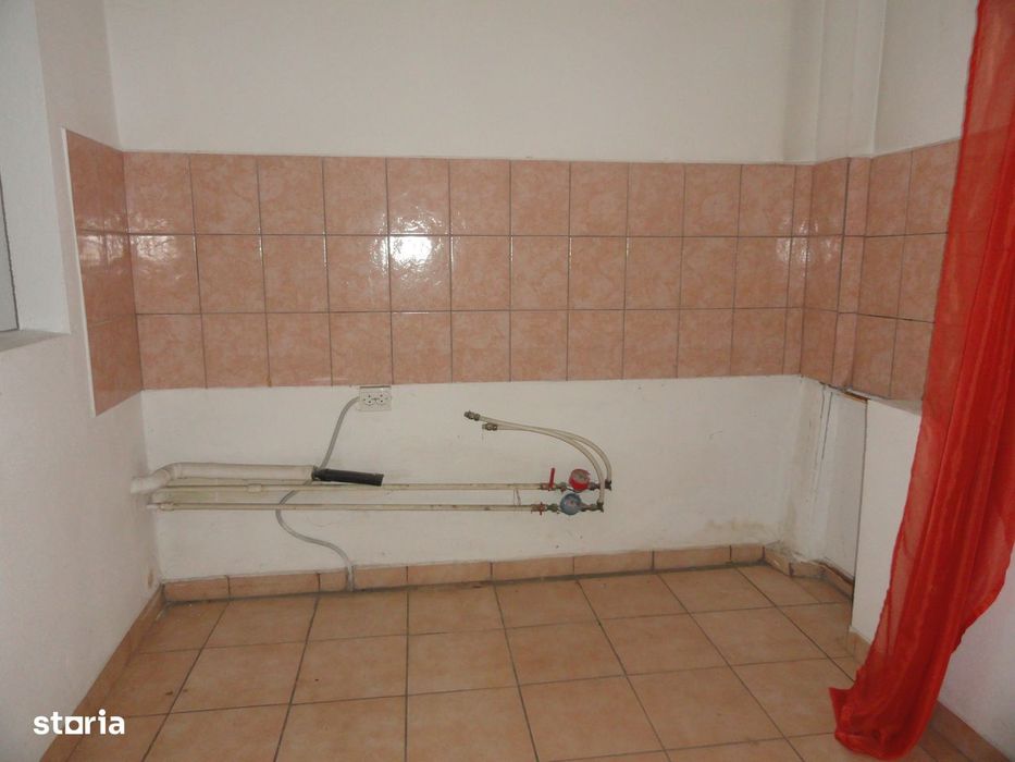 Apartament 2 camere decomandat parter, zona centrala - Kaufland, 80 mp