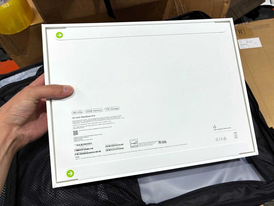 New MacBook Pro 14 M5 32GB 1TB