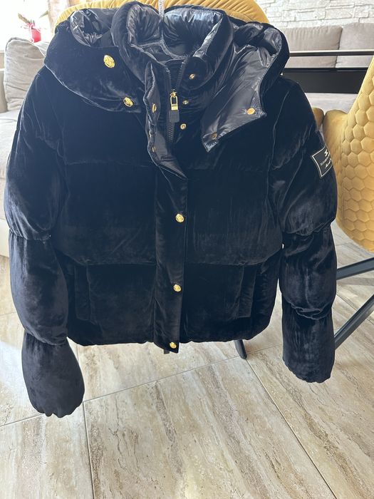 Яке- Elisabetta Franci