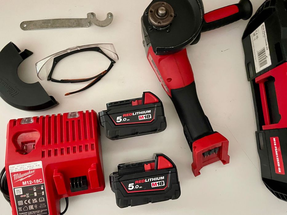 Milwaukee M18 FSAG225XB polizor unghiular flex