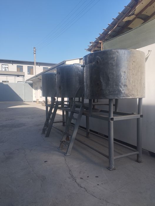 Продаются нержавеющие бочки объемом 1250 литров (Цена договорная)