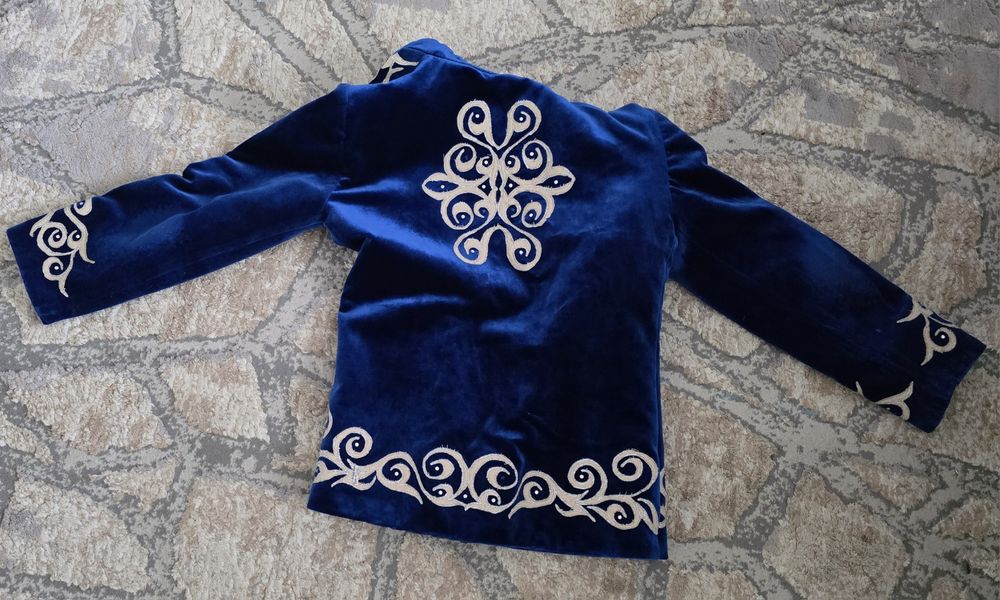 Жалаңаш әйелдердің қарындашпен салған суреттері