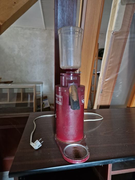 Vand 2 firme luminoase