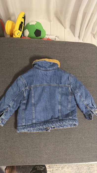 Geaca de blugi Zara, groasa, pentru 18-24 luni