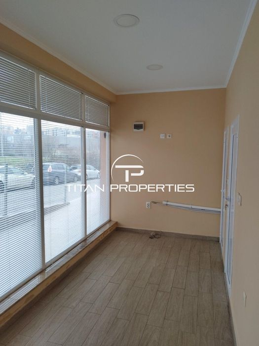 Дава се под наем Магазин в Бургас, Меден рудник - зона А - 20 кв.м за 248.88 € - Снимка #1