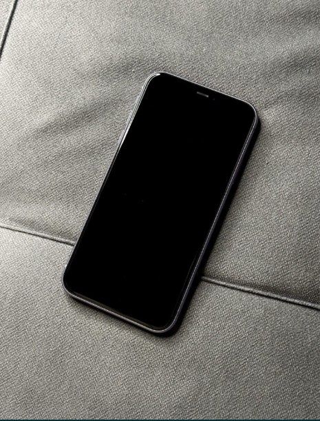 Продам Айфон 11 128gb 76%