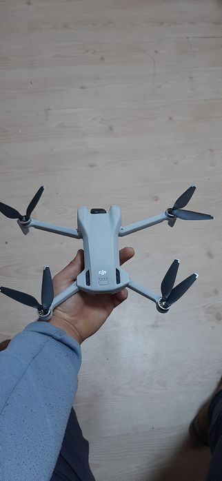 Vând dji mini 3 ca nouă