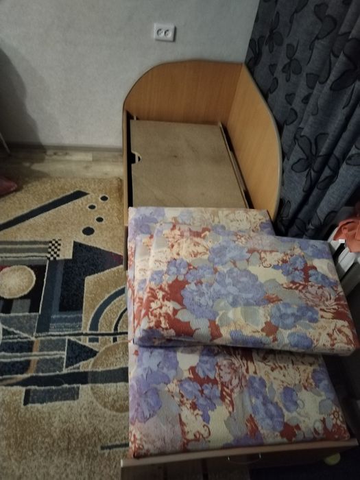 Продам. Продам подростковый   диван.