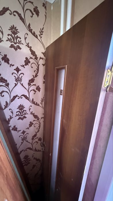 Межкомнатная дверь б/у с матовым стеклом