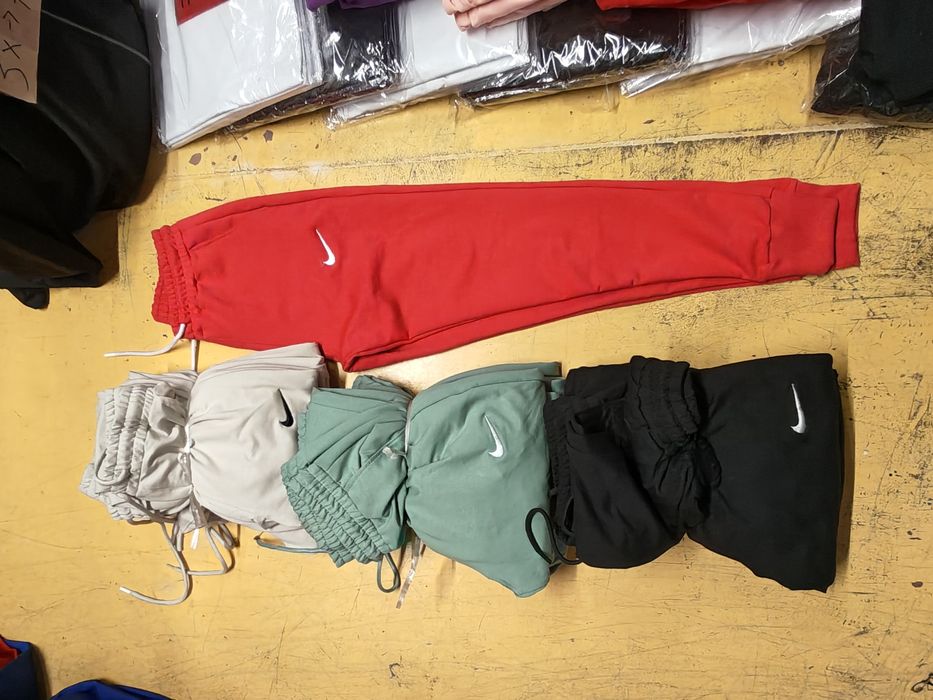 Pantalon bumbac dama 150 lei 5 buc