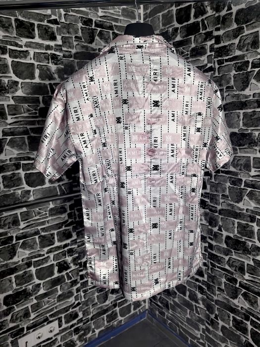 Amiri летен екип