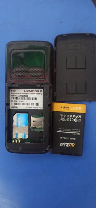 Mobayl Telefon sotiladi 300000