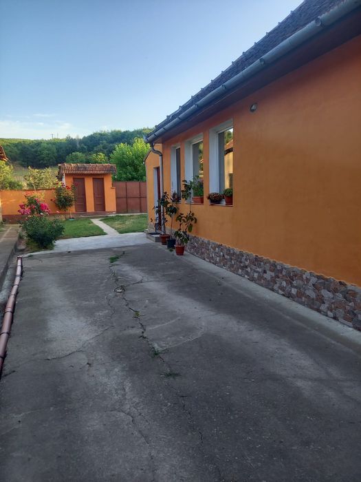 Vând casă Ioaniș jud. Bihor, com Finiș