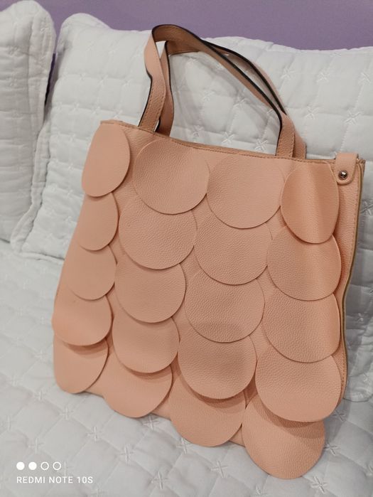 Дамска чанта с дълга дръжка