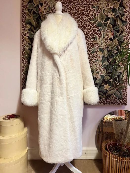 Haina alba lunga noua din blana eco nurca vizon Greenminks