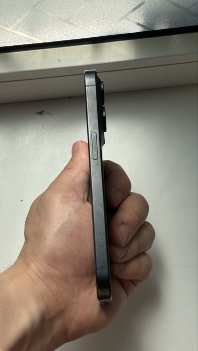 Смартфон iPhone 15 pro, 91% батарея