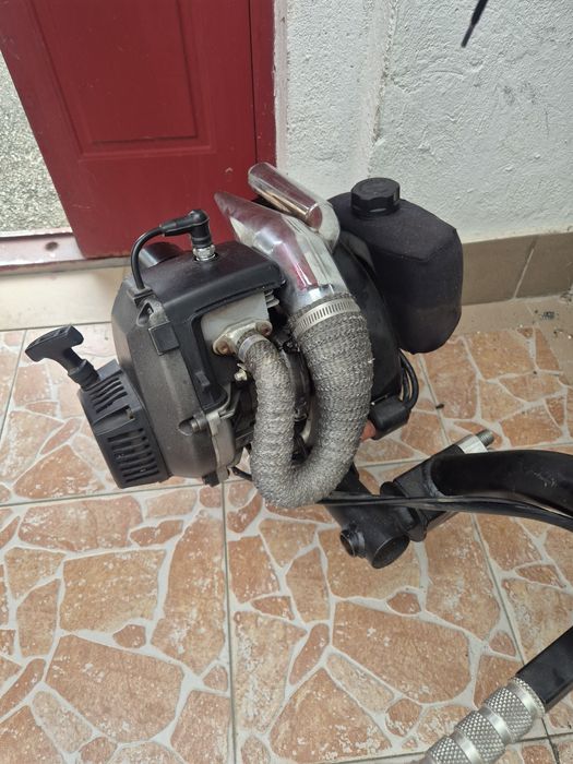 Go-Ped Riot Trotineta cu motor pe benzina 49cc
