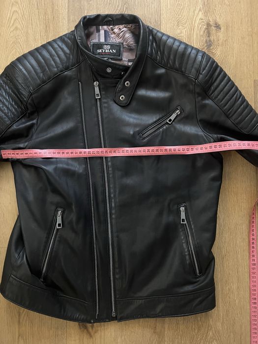 Продавам мъжко кожено яке от истинска агнешка кожа (Real Lambskin)