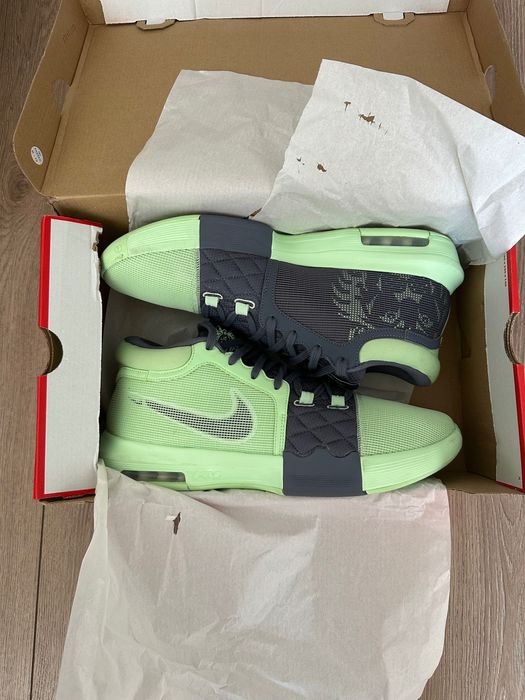 Nike LeBron WTNESS VII 49.5