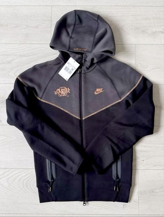 Nike tech x syna
