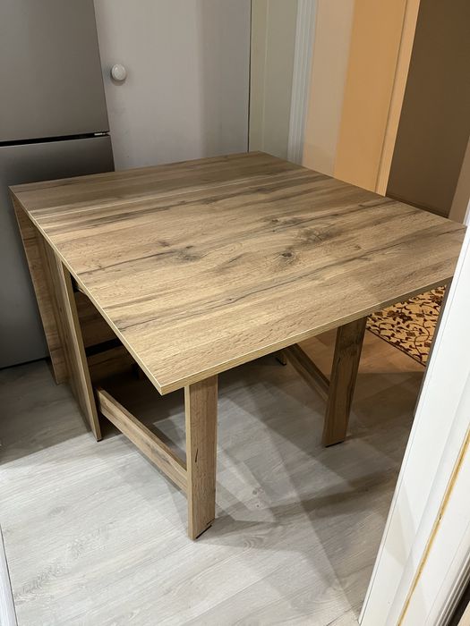 Продаются столы.