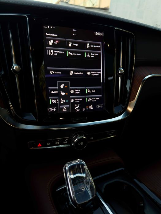Volvo V60 2.0 T6 AWD Plug-In Hybrid 253 CP