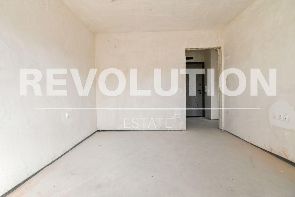 Двустаен апартамент в ж.к. Люлин 9