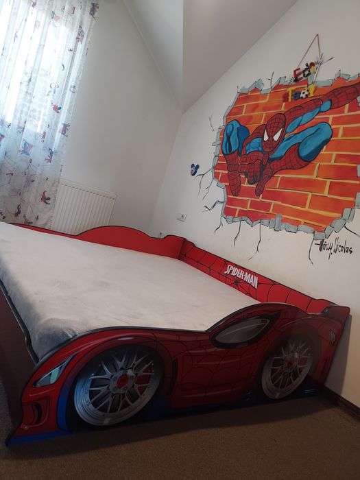 Pat masina Spider-Man, dimensiuni 160×160 cu saltea din spuma inclusa