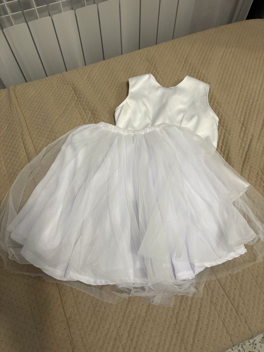 Одежды по 1500 тг