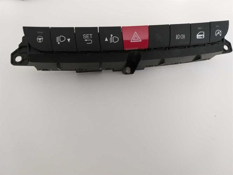 Козола за табло Панел с копчета за FIAT 500L