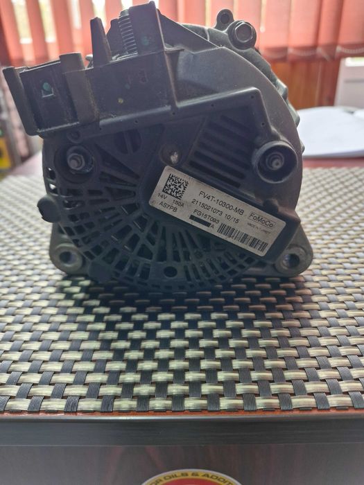 Vand Alternator Ford