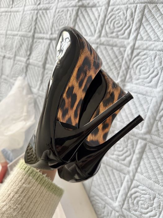 Продам туфли лодочки лакированный